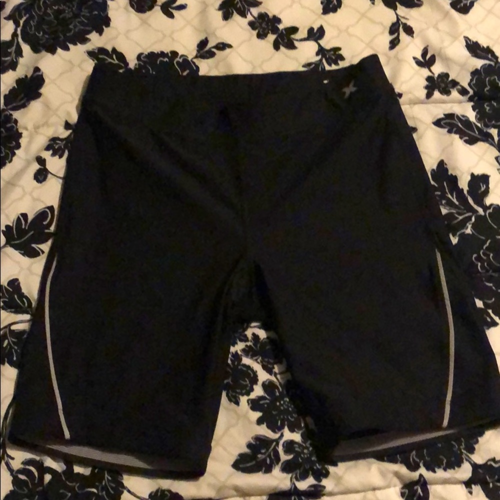 Xersion Women’s Fitted Biker 🚴 shorts!!